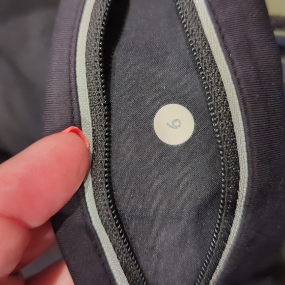 Lululemon Run Times Short II *4"Black reflective zipper - Picture 12 of 12